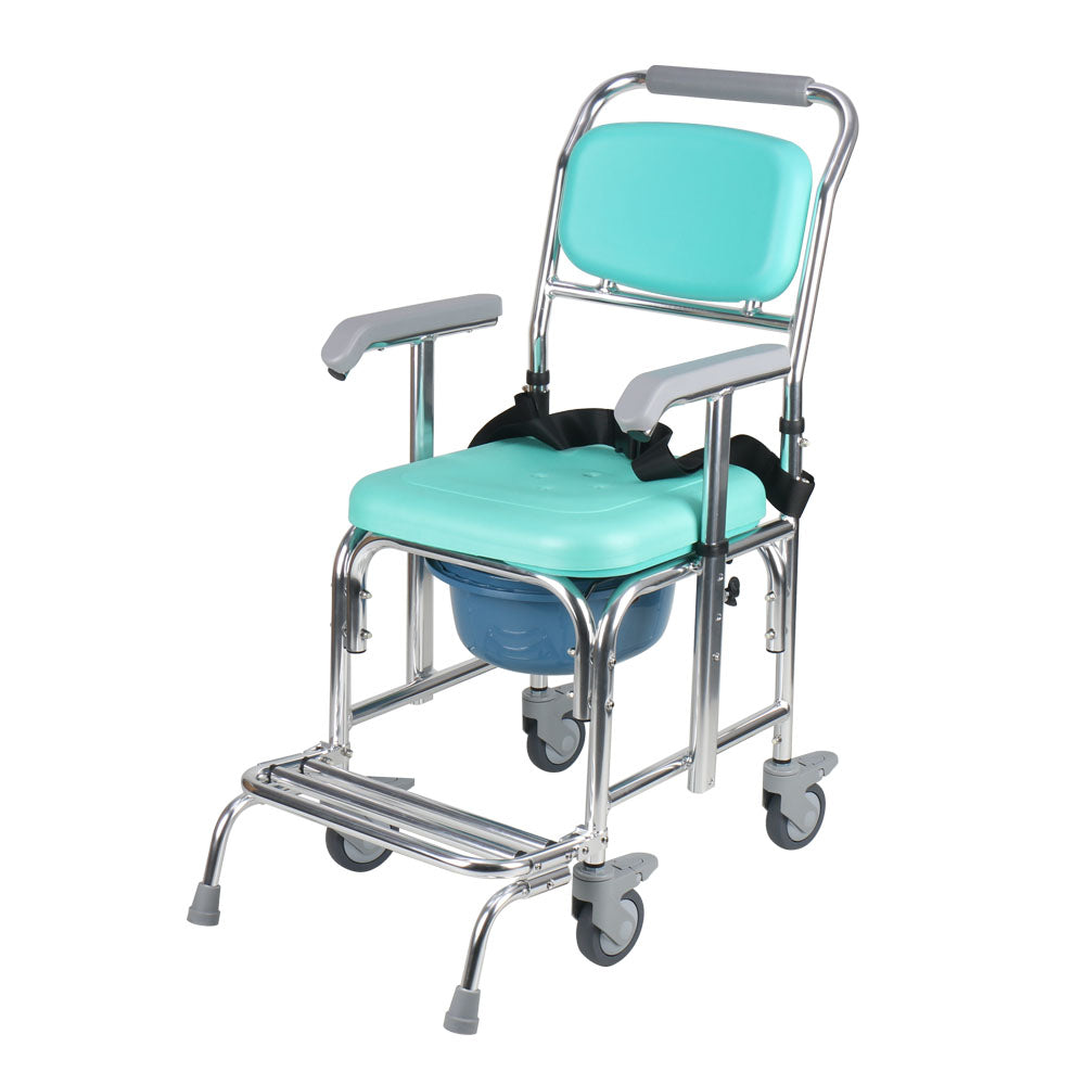 銀適多功能帶輪沐浴便椅有3合1功能,可作沐浴椅、便椅、輪椅使用。使用者可坐著洗澡,確保浴室安全,可放在標準坐廁上,輔助使用者如廁,配有四個輪子,可輔助使用者行走,鋁合金支架,輕巧抗氧化。總闊度只有49 厘米,適合進出狹窄地方及浴室門口,附有可收合防前傾腳踏支撐架,防止便椅因重心往前而造成前傾翻覆 ,安全可靠,附有可調節高度扶手,方便起身、坐下,及方便不同身高人士使用,附有防滑把手,方便推行,附有防水軟墊靠背,柔軟舒適,附有防水特厚U型軟墊廁板,配有座椅蓋,衛生舒適,附有手抽式有蓋便桶,方便清潔,有效防漏 配有鎖輪功能,確保使用者停下來時便椅不會移動,安全舒適,組裝簡單,快捷方便。