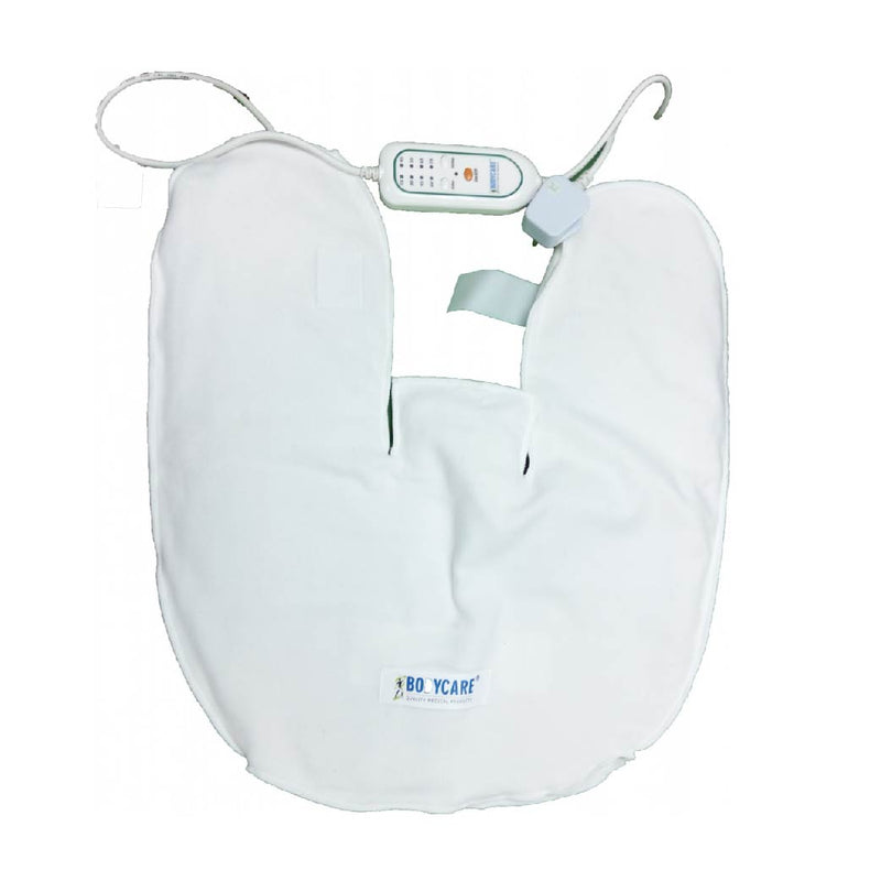 Bodycare 濕熱電墊可用以放鬆繃緊肌肉,消除疲勞及舒緩痛症。濕熱有效改善身體血液循環,不會導致幹瘙癢性過敏,遠紅外線及濕熱能快速擴展血管,增加血液流量。熱墊純棉外套會先囤積空氣中水份,當加電墊熱時會蒸發棉套的水份,造成濕熱,水份傳熱的功能較空氣為好,因此濕熱的熱力更能滲透體內。產品特點:U型肩頸設計特有加長頸椎位置,以覆蓋頸椎全部位置。4段預設時間: 15 、30 、45 、60分鐘。4段預設溫度: 45°C 、55°C 、65°C 、75°C。台灣製造。