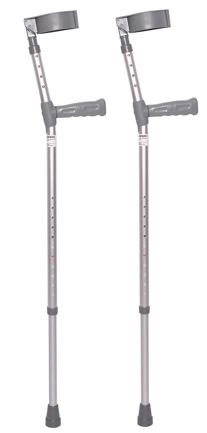 美國Sunrise Medical 小爪四腳拐杖比一般拐杖優勝,更能協助用家走立時保持平衡、穩定。手柄中央為槍管形設計,與掌心形狀恰到好處。手柄瘦長,能迎合手指位置,方便用家抓握。杖身末端為四腳設計,防止滑倒,可調節高度。