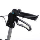 專為患有帕金遜症人士設計助行車,配有減速制動器,可提供額外的阻力以協助用家以穩定的步伐及速度行走,亦可根據不用人士的需求而調整阻力,使用反向制動系統,用家需要同時握住上下方的扶手方可移動步行車,鬆開後車子即會煞停,無法移動,當用家出現凍凝步態時安全性更高,手柄上設有激光雷射線按鈕,當用家出現凍凝步態時,用家可按下手柄上的按鈕,地下會出現激光線,有助用家專注於跨越地面上出現的線並重新步行,符合人體工學設計,扶手高度可調節,助您輕鬆調節到合適的高度,設有舒適寬大的座椅連背帶供用家坐下休息。迴轉半徑只有84厘米,靈活性高,煞車手柄設計符合人體工學,操作省力助用家輕鬆煞車,Gemino獨有「一鍵摺合功能」,只需將煞車制推低並將座椅向上抽起即可對摺,並且自動固定於對摺的狀態,適合存放於細小空間及車箱中,前方設有網袋,提供充足儲物空間。