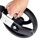 專為患有帕金遜症人士設計助行車,配有減速制動器,可提供額外的阻力以協助用家以穩定的步伐及速度行走,亦可根據不用人士的需求而調整阻力,使用反向制動系統,用家需要同時握住上下方的扶手方可移動步行車,鬆開後車子即會煞停,無法移動,當用家出現凍凝步態時安全性更高,手柄上設有激光雷射線按鈕,當用家出現凍凝步態時,用家可按下手柄上的按鈕,地下會出現激光線,有助用家專注於跨越地面上出現的線並重新步行,符合人體工學設計,扶手高度可調節,助您輕鬆調節到合適的高度,設有舒適寬大的座椅連背帶供用家坐下休息。迴轉半徑只有84厘米,靈活性高,煞車手柄設計符合人體工學,操作省力助用家輕鬆煞車,Gemino獨有「一鍵摺合功能」,只需將煞車制推低並將座椅向上抽起即可對摺,並且自動固定於對摺的狀態,適合存放於細小空間及車箱中,前方設有網袋,提供充足儲物空間。