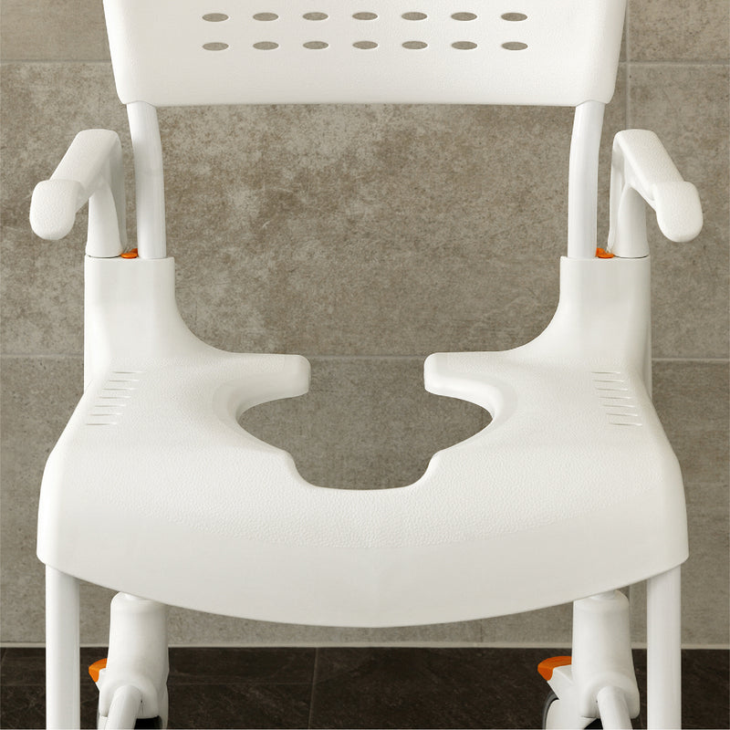 瑞典etac有輪沐浴便椅  座板後面為 U 形凹位開口設計，方便照顧者為用家清潔下身、換片等等。瑞典製造，手工精細，信心保證。可拆卸扶手，使用家過床、過輪椅更容易。