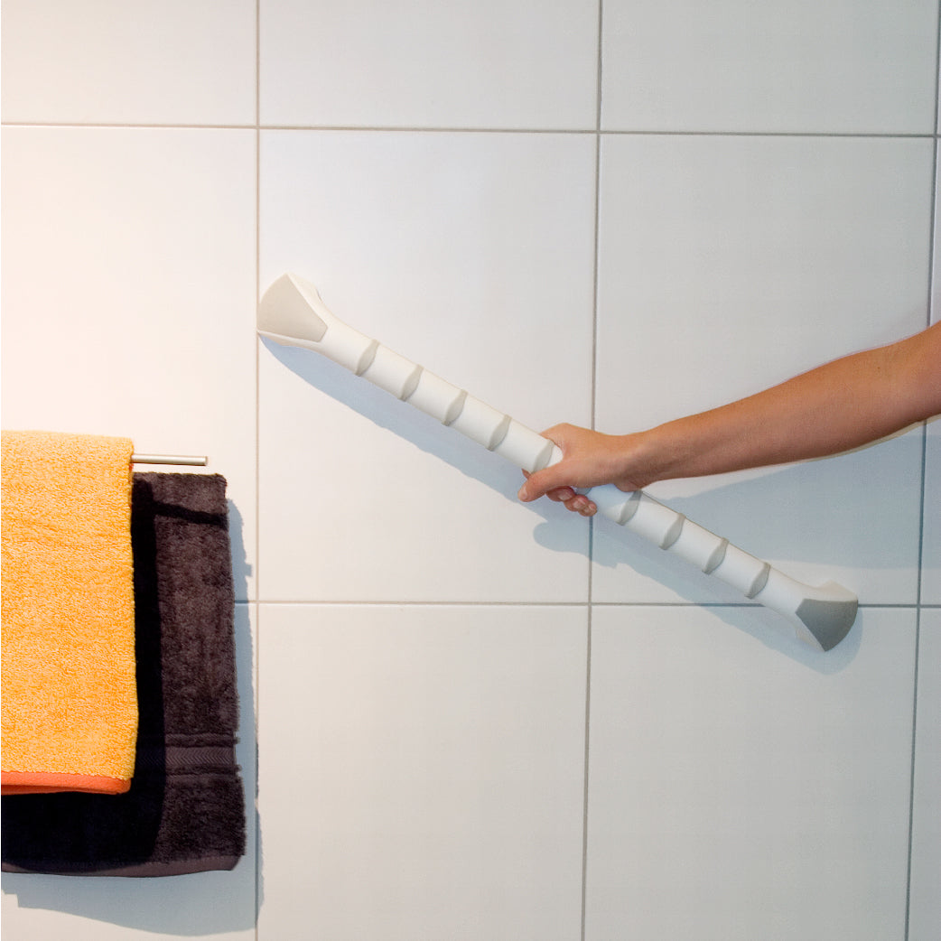 瑞典etac-handy安全防滑浴室扶手  多款尺寸及形狀，適合不同環境便用，可協助用家坐下、站起、坐著時提供扶手支撐，確保安全改變姿勢，扶手圓潤，帶有灰色防滑環，令抓握時更安全舒適，螺絲隱藏在灰色蓋板後，外觀簡約低調。