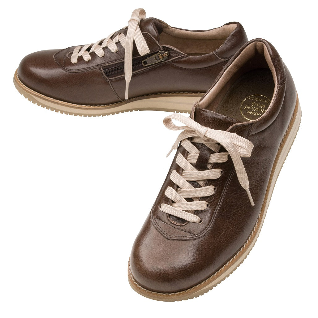 日本asahi-medical-walk女裝健康醫療鞋-黑色-啡色-紅色-綠色  日本Asahi Medical Walk女裝健康醫療鞋鞋底搭配保護膝關節的「SHM®功能」專利部件，用家走路更輕鬆之餘，更可令走路姿勢正確。Asahi Medical Shoes有效分散及舒緩膝蓋壓力及衝擊，提供有效而健康的保護膝蓋方案，穿上鞋子步行時，能活用大腿內側的肌肉，更可控制膝蓋關節的步行動向，帶來安穩舒適的行走體驗。Asahi 醫療鞋與九州大學共同開發，運用精良的製鞋工藝，打造優質的產品。底部專利結構於行走時變形，有助使腳趾稍微向外旋轉，形成正確行走姿勢。香港專利編號：HK1113065