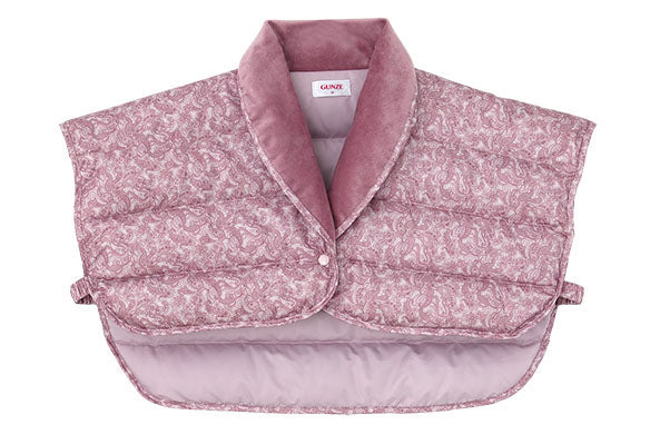 日本gunze-保暖羽毛粉紅色女裝披肩  款式時尚的日本Gunze 保暖羽毛粉紅色女裝披肩，穿著後可以保暖防冷，適合冬天及冷氣環境穿著，舒適柔軟，穿著倍感溫暖。