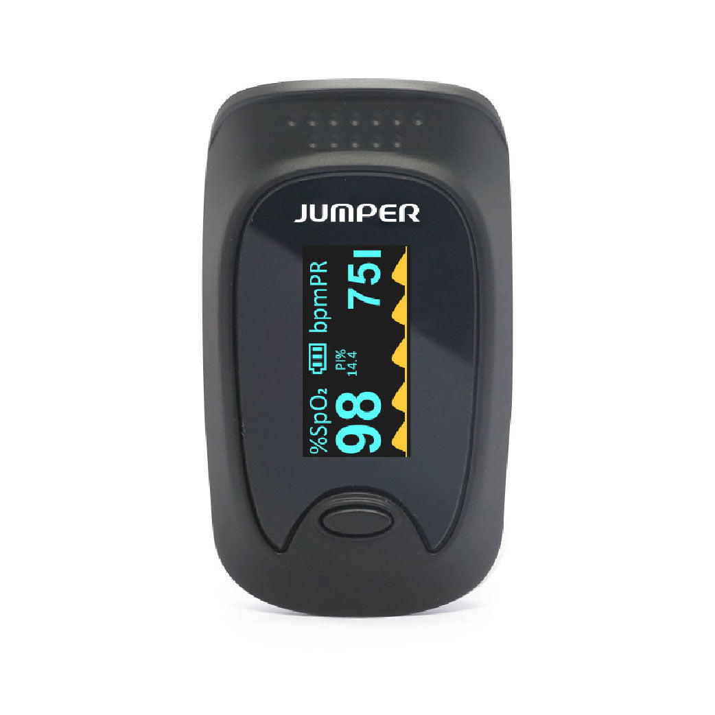 Jumper 手指血氧儀 (JPD-500D)測量血氧飽和度及脈搏，採用光電血氧檢測技術，配合脈搏掃描及記錄技術，可應用於測量運動前及運動後的吸氧量。螢幕可調亮度，設有低電量警告指示，無手指感應10秒後即自動關機，適合各種人群，專為運動愛好者、飛行員、登山者及有需要人士而設。一秒開機，可產生脈搏變化波形及有血氧飽和度標示方便參考，設有血流灌注指數，反映脈動血流的情況，機身輕巧，重量僅42.5克(包括電池 )，攜帶方便，FDA 及 CE 證書。