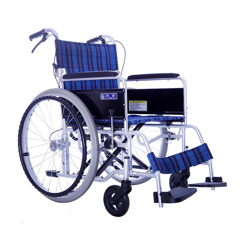 日本Kawamura BM 基礎調節型輪椅 (連動式煞車)為超寬輕量型，座寬為45厘米，以及擁有一體式固定座背墊。使用連動式煞車，安全可靠，附摺背，可以摺疊，方便收納 腳踏板可3段調節，前後輪為PU軚 。